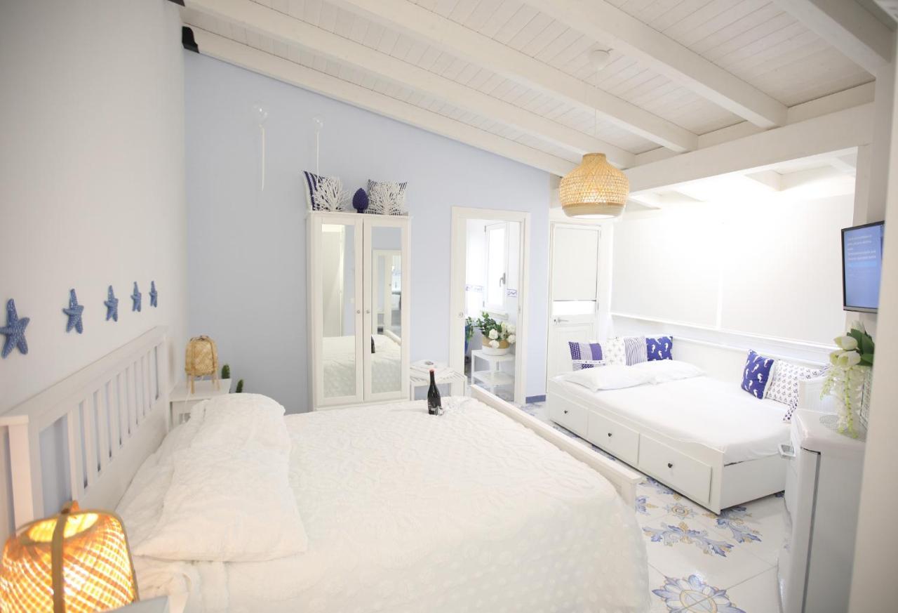 Blu Mare Suite Privata & Apartment แตร์ราซีนี ภายนอก รูปภาพ
