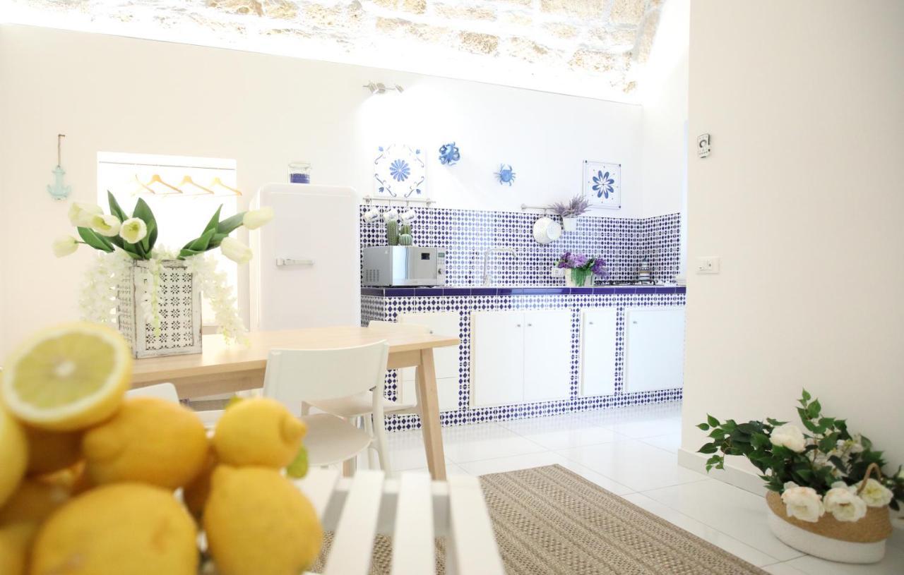 Blu Mare Suite Privata & Apartment แตร์ราซีนี ภายนอก รูปภาพ